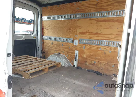 2018 Ford Transit-250 z USA, uszkodzony, nr VIN 1FTYR1CM5JKA14298